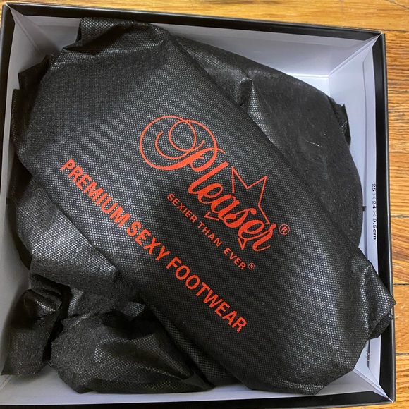 BRAND NEW Black Pleaser Heels Size 6 - Picture 4 of 6